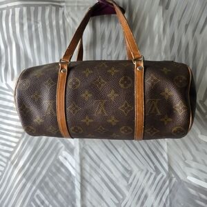 Louis Vuitton Papillon 26 Vintage Monogram Barrel Bag –Talon Zipper –France